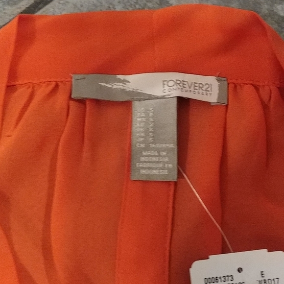 (2/$20) NWT F21 red chiffon blouse size small - Picture 3 of 4